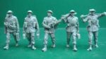 Gecko Models 1/35 W.W. II British MG Team Marching (35GM0014) - Image 10