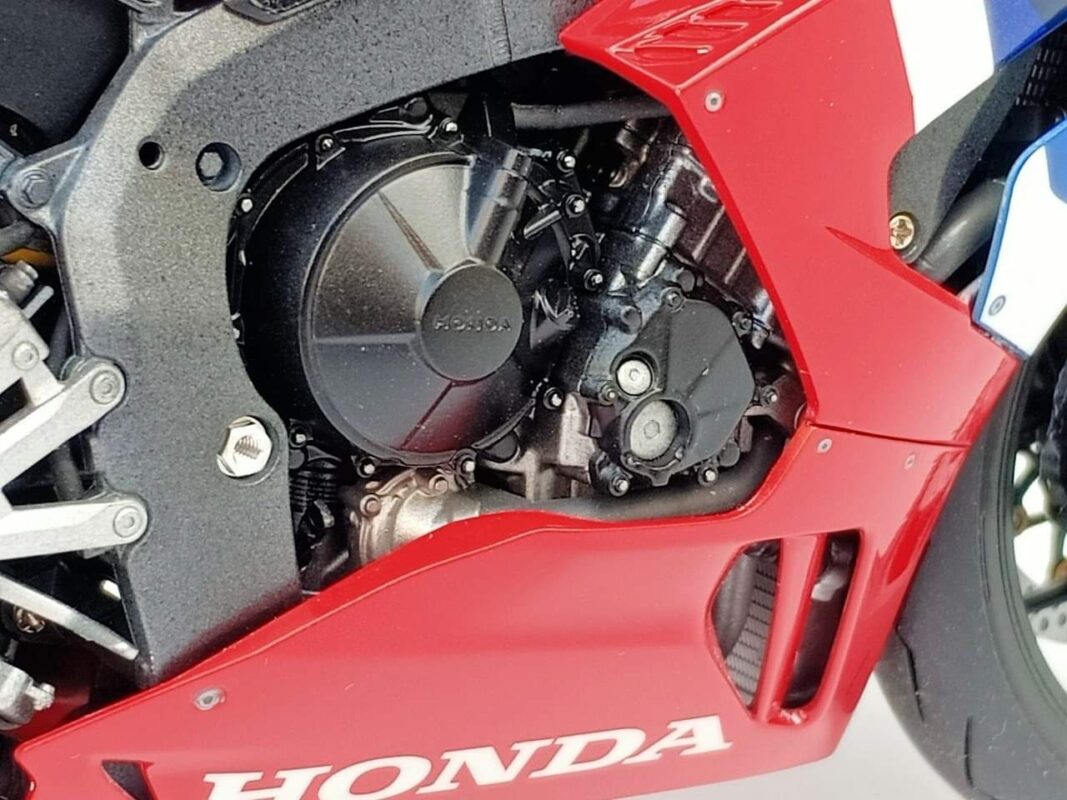 Pro Built Tamiya 1/12 TA14138 Honda CBR1000RR-R FIREBLADE SP#4