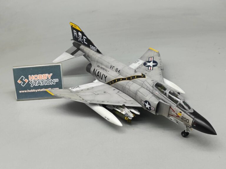 มุมมองด้านข้าง โมเดล 1/72 F-4 Phantom II - บริการรับประกอบทำสี Pro-Built