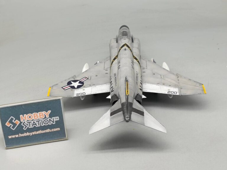 มุมมองด้านหางของโมเดลเครื่องบิน 1/72 F-4 Phantom II - บริการรับประกอบทำสี Pro-Built