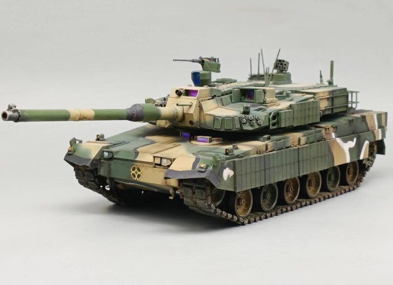 ผลงานทำสีโมเดล K-2 Black Panther มุมด้านข้าง - บริการโดย Hobby Stationth