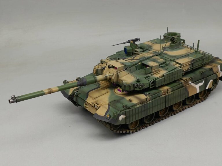 เทคนิคการลงสีเกราะหน้าและไฟหน้ารถถัง - รับทำสีโมเดลโดย Hobby Stationth