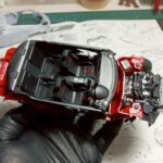 ประกอบห้องผู้โดยสารกับช่วงล่างและตัวเครื่องยนต์ โมเดลรถยนต์ Tamiya 1/24 Toyota GR86 บริการรับประกอบโมเดลรถยนต์ด้วยโมเดลเลอร์มืออาชีพ