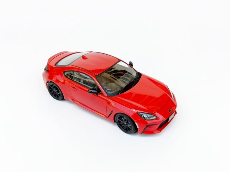 มุมมองด้านบน โมเดล Toyota GR86 1/24 สีแดง - บริการรับประกอบโมเดล Pro-Built
