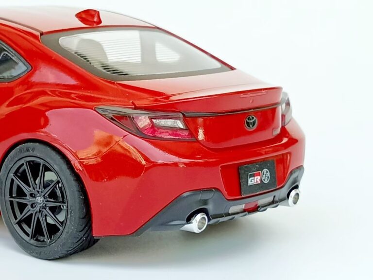 ท้ายรถ โมเดล Tamiya 1/24 Toyota GR86 สีแดง - บริการรับประกอบโมเดล Pro-Built