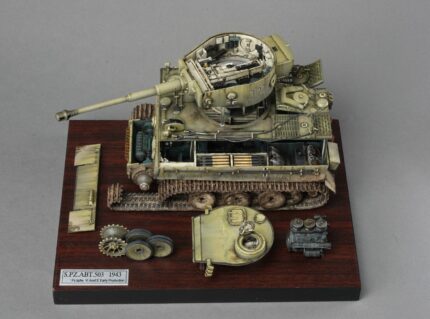 Rye Field Model 1/35 Tiger I Early Production w/Full Interior (RFM5003) - RFM5003