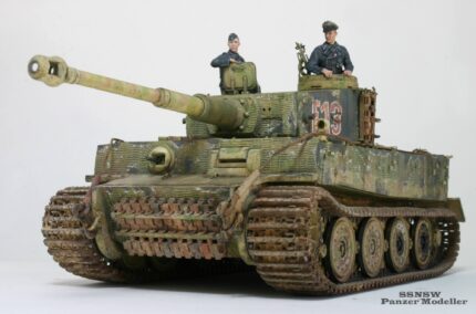 Rye Field Model (RFM) 1/35 Tiger I Gruppe "Fehrmann" April 1945 w/Workable Track Links (RFM5005) - RFM5005