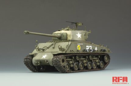 Rye Field Model 1/35 Sherman M4A3E8 w/workable track links (RFM5028) - RFM5028
