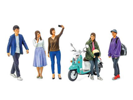 Tamiya 1/24 Campus Friends Set II (TA24356) - TA24356