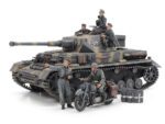 Tamiya 1/35 Panzerkampfwagen IV Ausf G Early Production & Motorcycle Eastern Front (TA25209) - TA25209