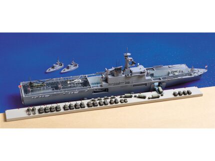 Tamiya 1/700 LST 4002 Shimokita (TA31006) - TA31006