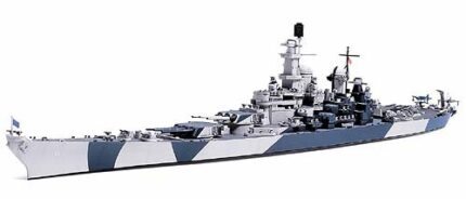 Tamiya 1/700 U.S. Navy Battleship BB-61 Iowa (TA31616) - TA31616
