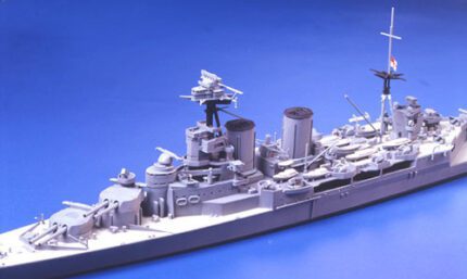 Tamiya 1/700 Hood & E Class Destroyer (TA31806) - TA31806