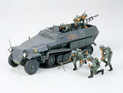 Tamiya 1/35 Hanomag Sdkfz251/1 (TA35020) - TA35020