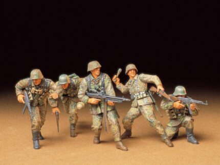 Tamiya 1/35 Gernab Front-Line Infantrymen (TA35196) - TA35196