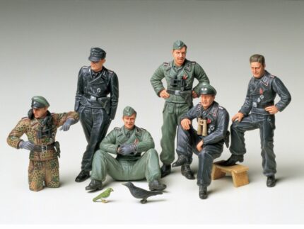 Tamiya 1/35 German Tank Crew At Rest (TA35201) - TA35201