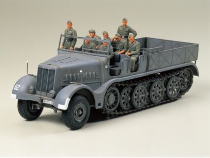 Tamiya 1/35 Schwerer Zugkraftwagen 18t FAMO (TA35239) - TA35239