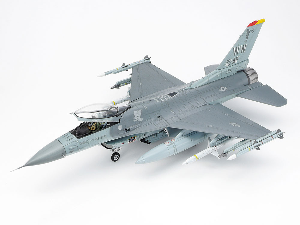 TA61098_1 Tamiya 1/48 F-16CJ Fighting Falcon (TA61098) - TA61098